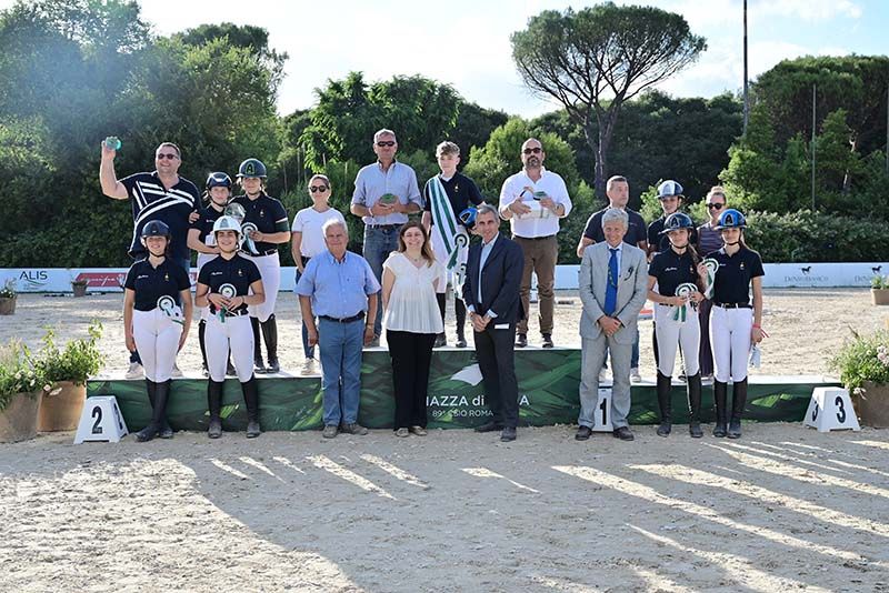 Piazza di Siena: con i Pony si chiude il sipario del Galoppatoio