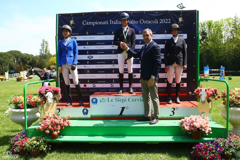 Antonia Vita Pinardi è la Campionessa Italiana Amazzoni di salto ostacoli