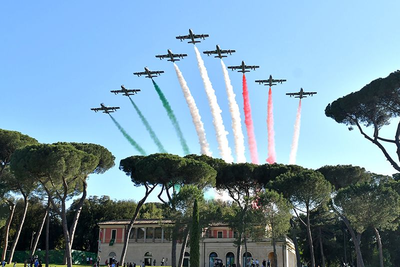 Frecce Tricolori: lo spettacolo che accende d'emozione Piazza di Siena 