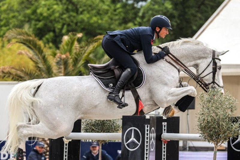 De Luca si aggiudica il Gran Premio di St Tropez 