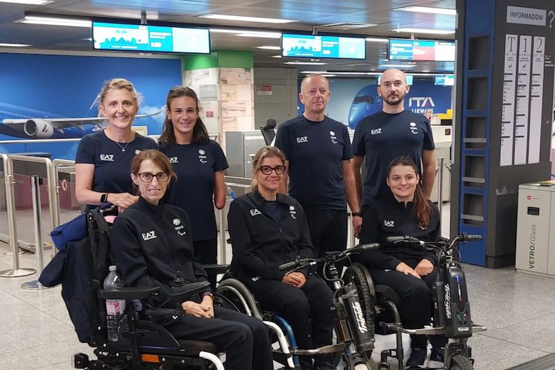 GIOCHI PARALIMPICI 2024: LA SQUADRA ITALIANA DI PARADRESSAGE È ATTERRATA A PARIGI