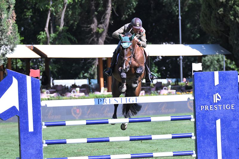 Piazza di Siena laurea Crosby Ter Doorn e Fictor dell'Esercito Italiano nel Master Talent Giovani Cavalli FISE / MASAF