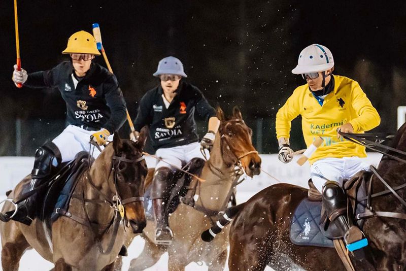 Italia Polo Challenge, il 2025 si apre in Valle d’Aosta: lo spettacolo sulla neve di Courmayeur