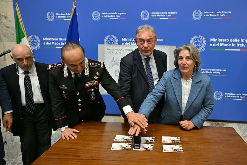Famiglia dinzeo