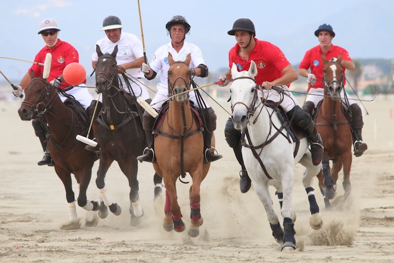 Viareggio Polo Beach Cup. Principato di Monaco e Grand Hotel Riviera in finale
