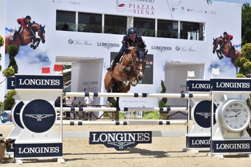 Lorenzo De Luca chiude con successo la giornata a Piazza di Siena