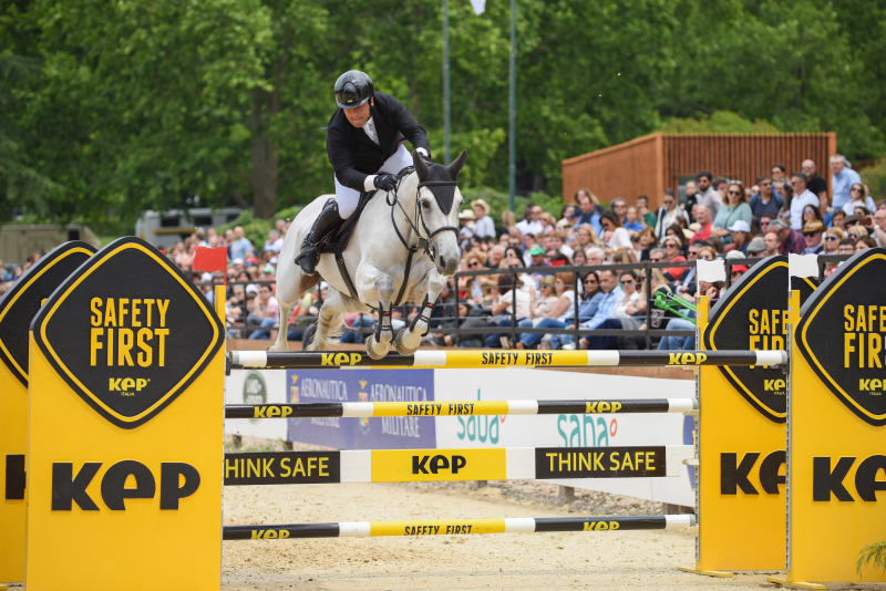 CSIO Piazza di Siena: nel premio n. 7 KEP Italia Pellegrino mette in fila i big 