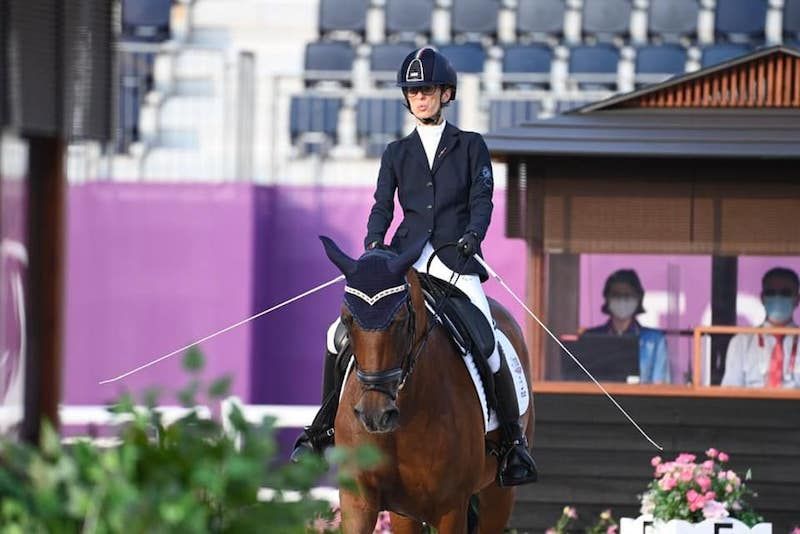 Tokyo2020: Gara a squadre. Sara Morganti suona la carica. Sorride Francesca Salvadè