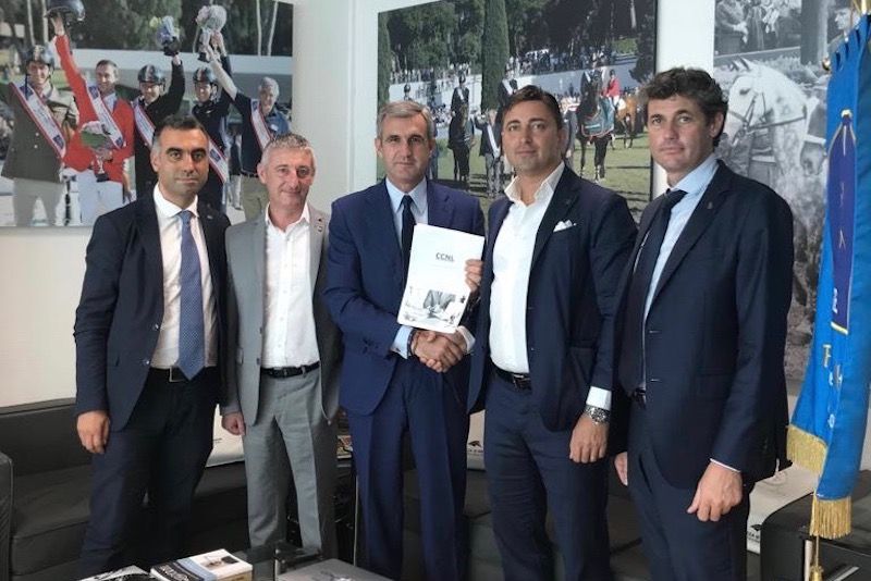 Sottoscritto il primo Contratto di lavoro nazionale per gli sport equestri 