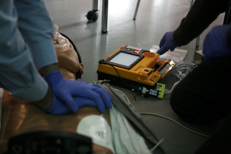 Obbligo defibrillatori prorogato al 1° gennaio 2017