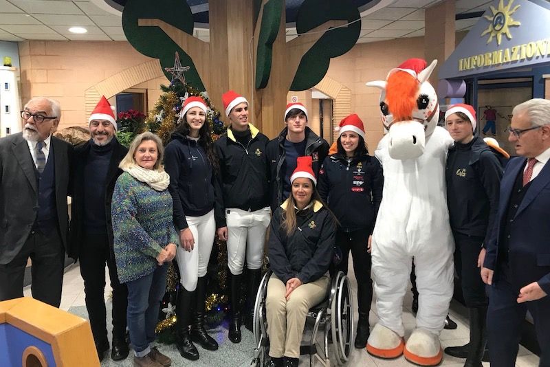 Natale con la FISE: i campioni degli sport equestri al San Raffaele Pisana di Roma